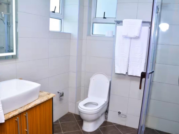 Fully furnished 2-bedroom executive suite with pool and gym in Nairobi UN Blue Zone near Fourways Estate.