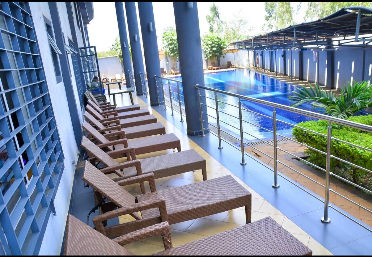 Fully furnished 2-bedroom executive suite with pool and gym in Nairobi UN Blue Zone near Fourways Estate.