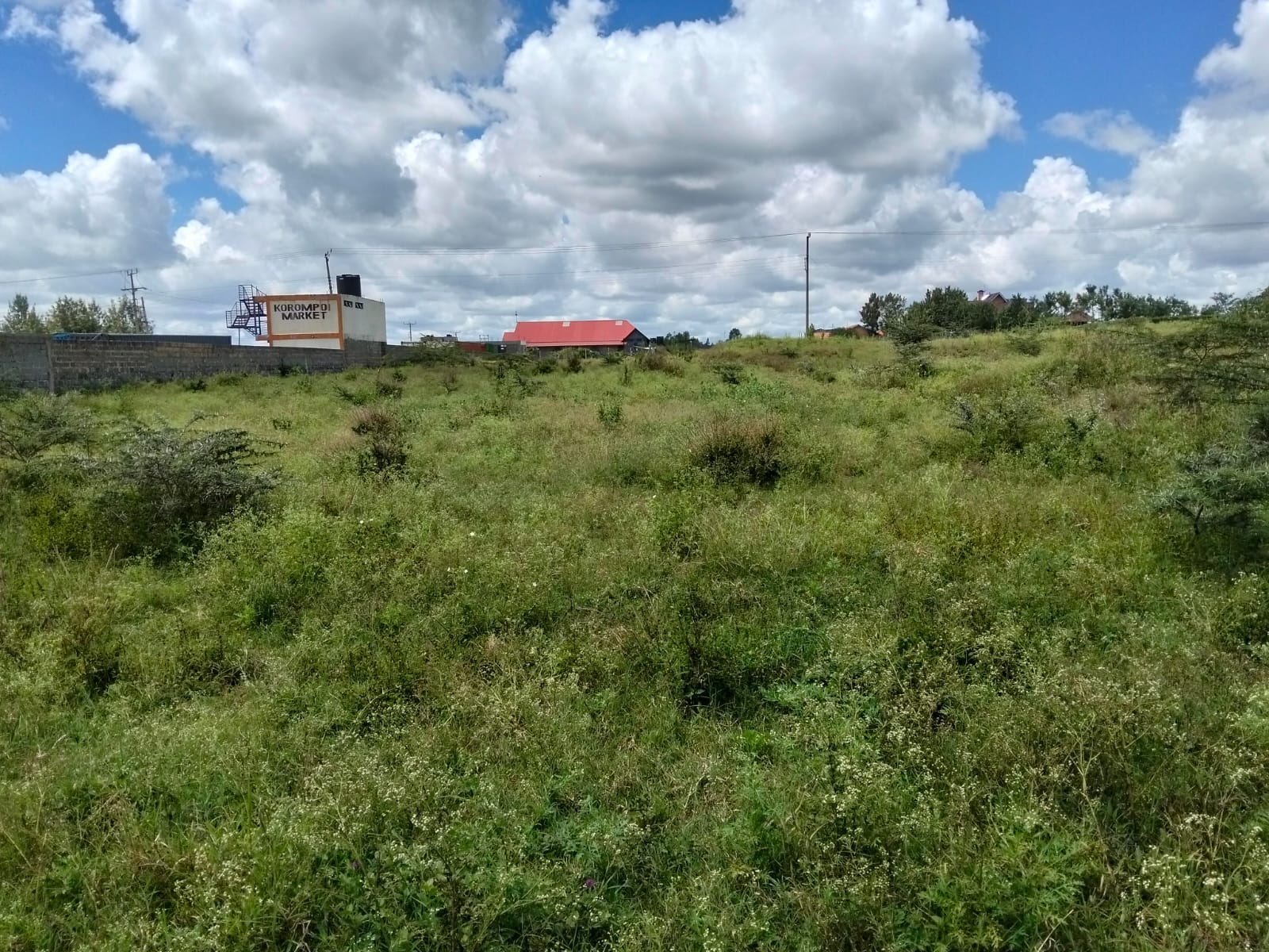 Prime 1-acre roadfront commercial and industrial land for sale along Nairobi Namanga Road in Kitengela with ready title deed.