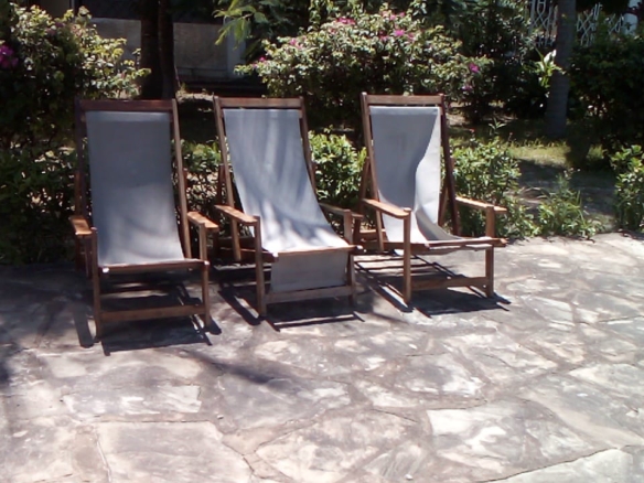 Beachfront 1 bedroom apartment for sale in Oasis Village Malindi with ocean and pool views