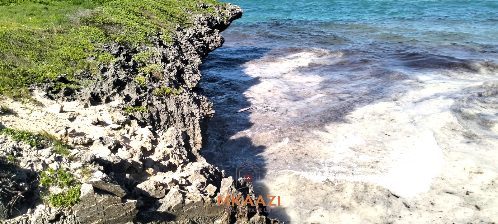 35 Acres Beachfront Land for Sale in Chumani 35-acre beachfront land for sale in Chumani featuring pristine white sandy beaches, panoramic ocean views, freehold title, and exceptional investment potential.