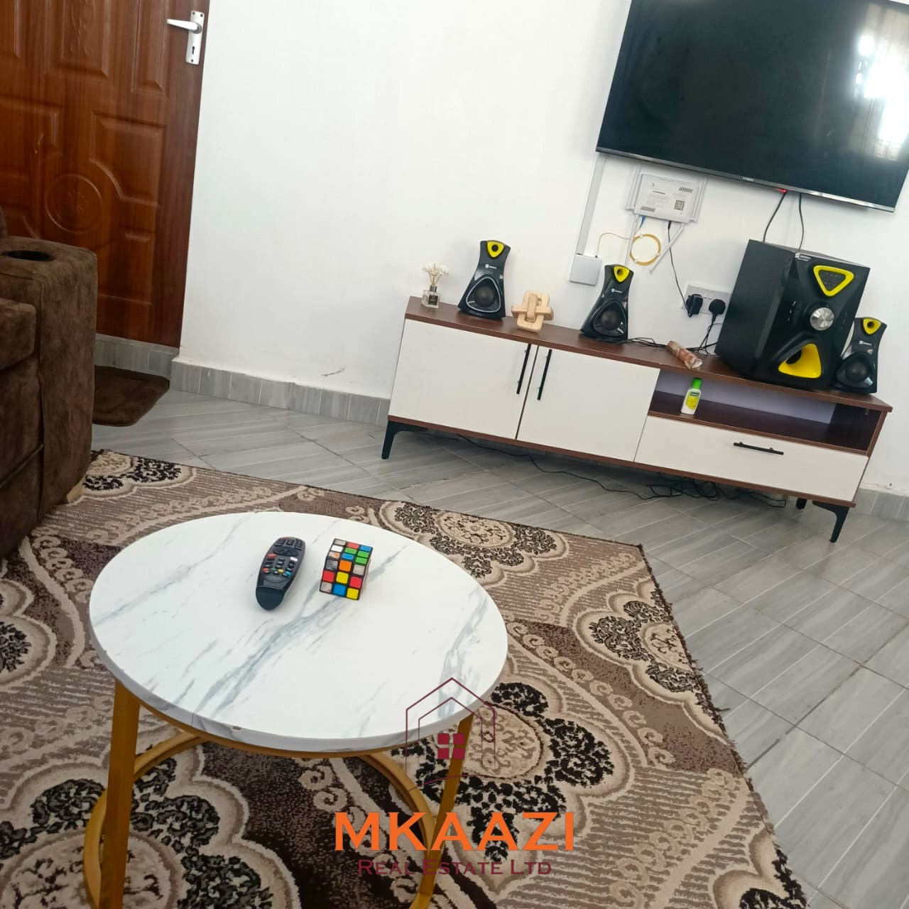 Modern 1-bedroom furnished apartment in Malindi with WiFi, Netflix, parking, and easy access to the beach and airport.