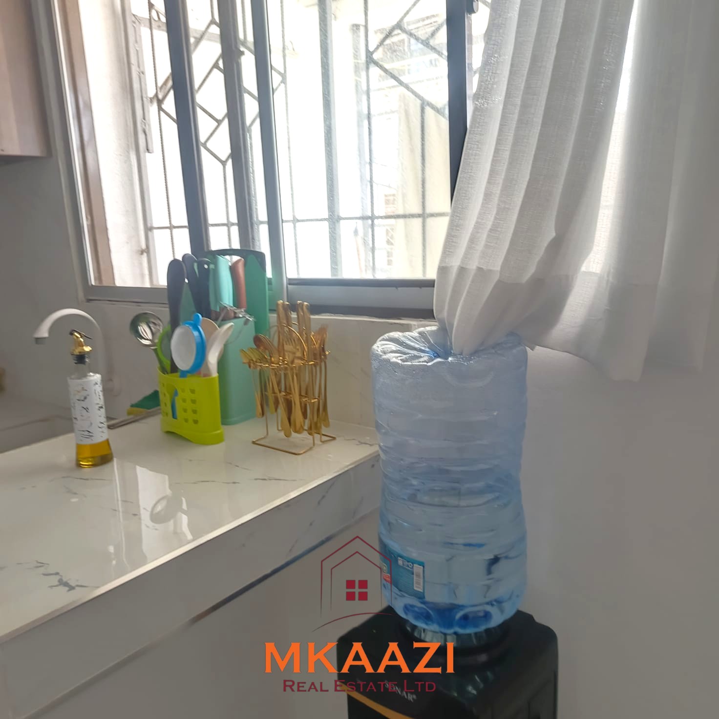 Modern 1-bedroom furnished apartment in Malindi with WiFi, Netflix, parking, and easy access to the beach and airport.