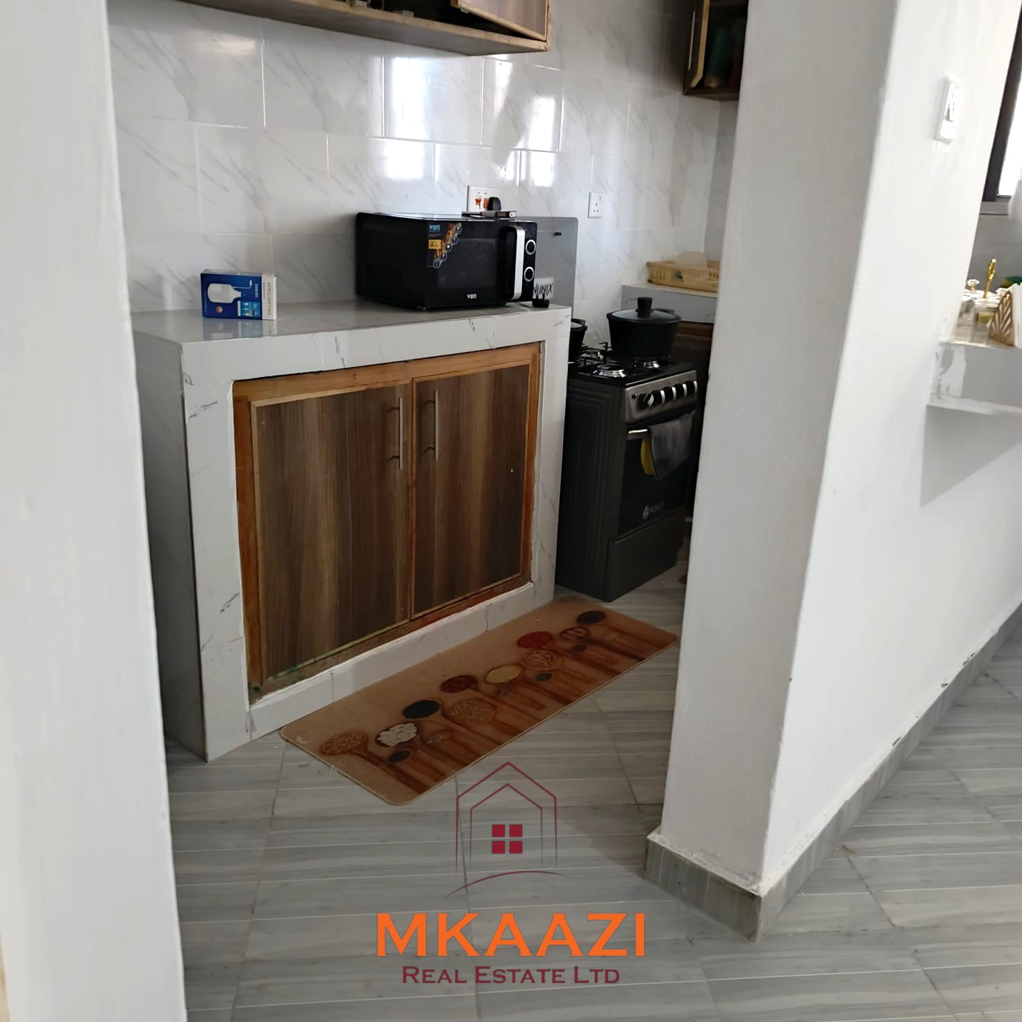 Modern 1-bedroom furnished apartment in Malindi with WiFi, Netflix, parking, and easy access to the beach and airport.