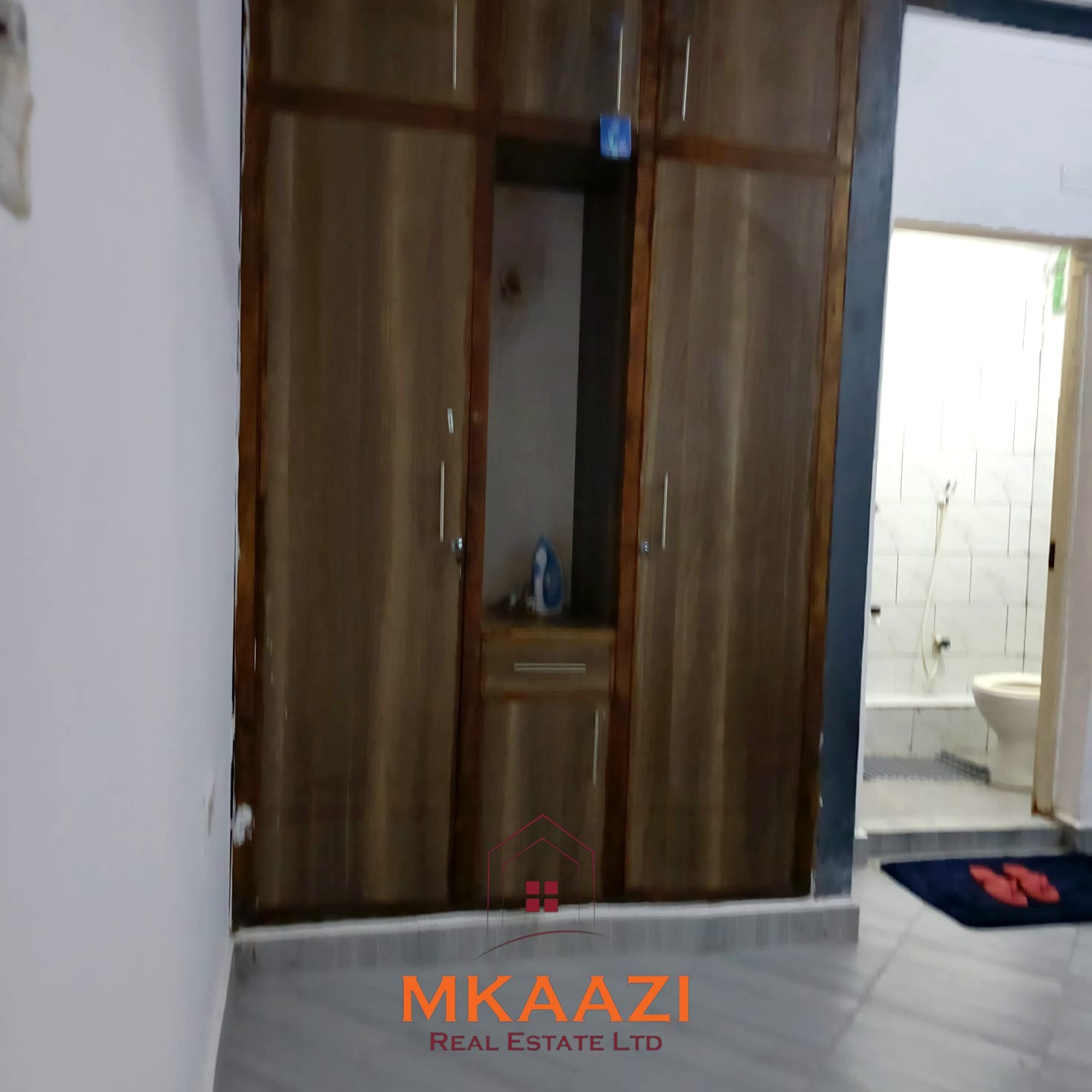 Modern 1-bedroom furnished apartment in Malindi with WiFi, Netflix, parking, and easy access to the beach and airport.