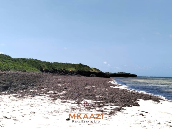 1.45 acres prime land for sale in Chumani Roka Beach Kilifi near the beach with freehold title and all-weather road access.