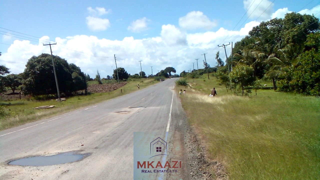 25-acre freehold road frontage land for sale in Kakuyuni Malindi with power and water on site, ideal for residential, commercial, agricultural, or mixed-use development.