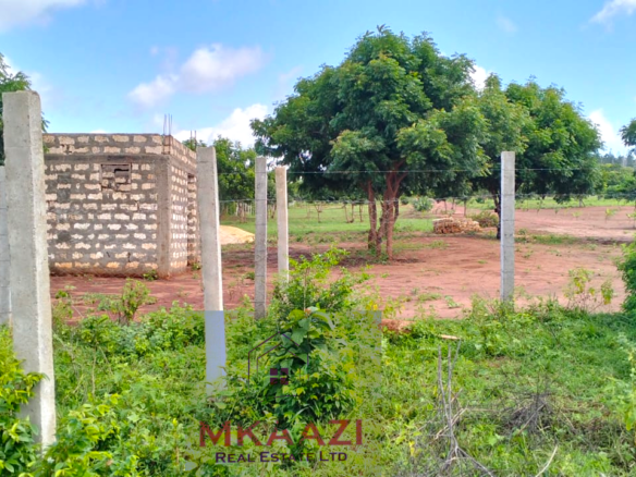 8.5 acres of prime land for sale in Kakuyuni, Malindi featuring stunning panoramic views, piped water, clearly marked boundaries, six acres cleared, all-weather road access, and excellent potential for farming, tourism, residential development, and investment.