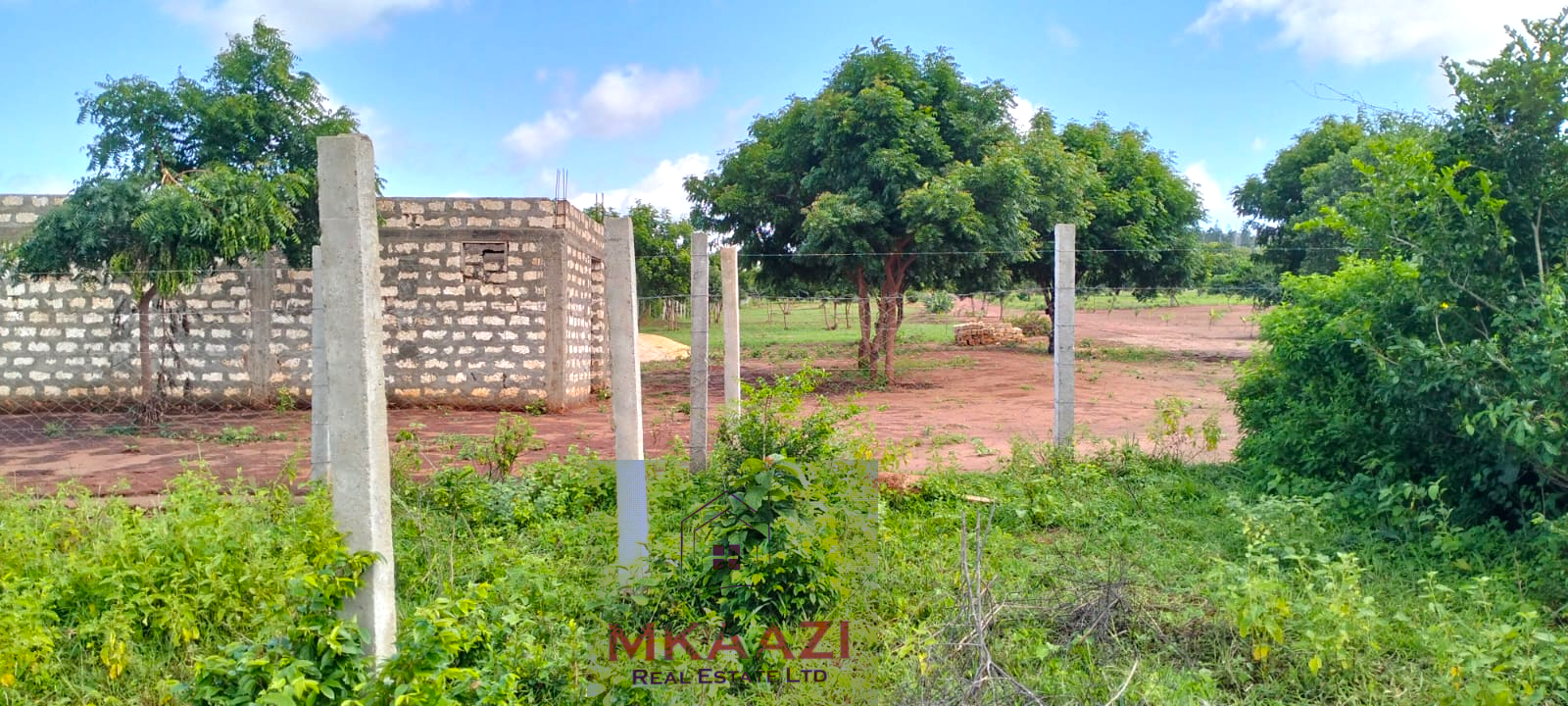 8.5 acres of prime land for sale in Kakuyuni, Malindi featuring stunning panoramic views, piped water, clearly marked boundaries, six acres cleared, all-weather road access, and excellent potential for farming, tourism, residential development, and investment.