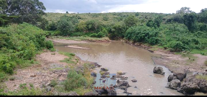 Prime 2,964-acre ranch land for sale in Naivasha, Nakuru near Nairobi-Nakuru Highway featuring Malewa River, infrastructure, airstrip space, and development potential.