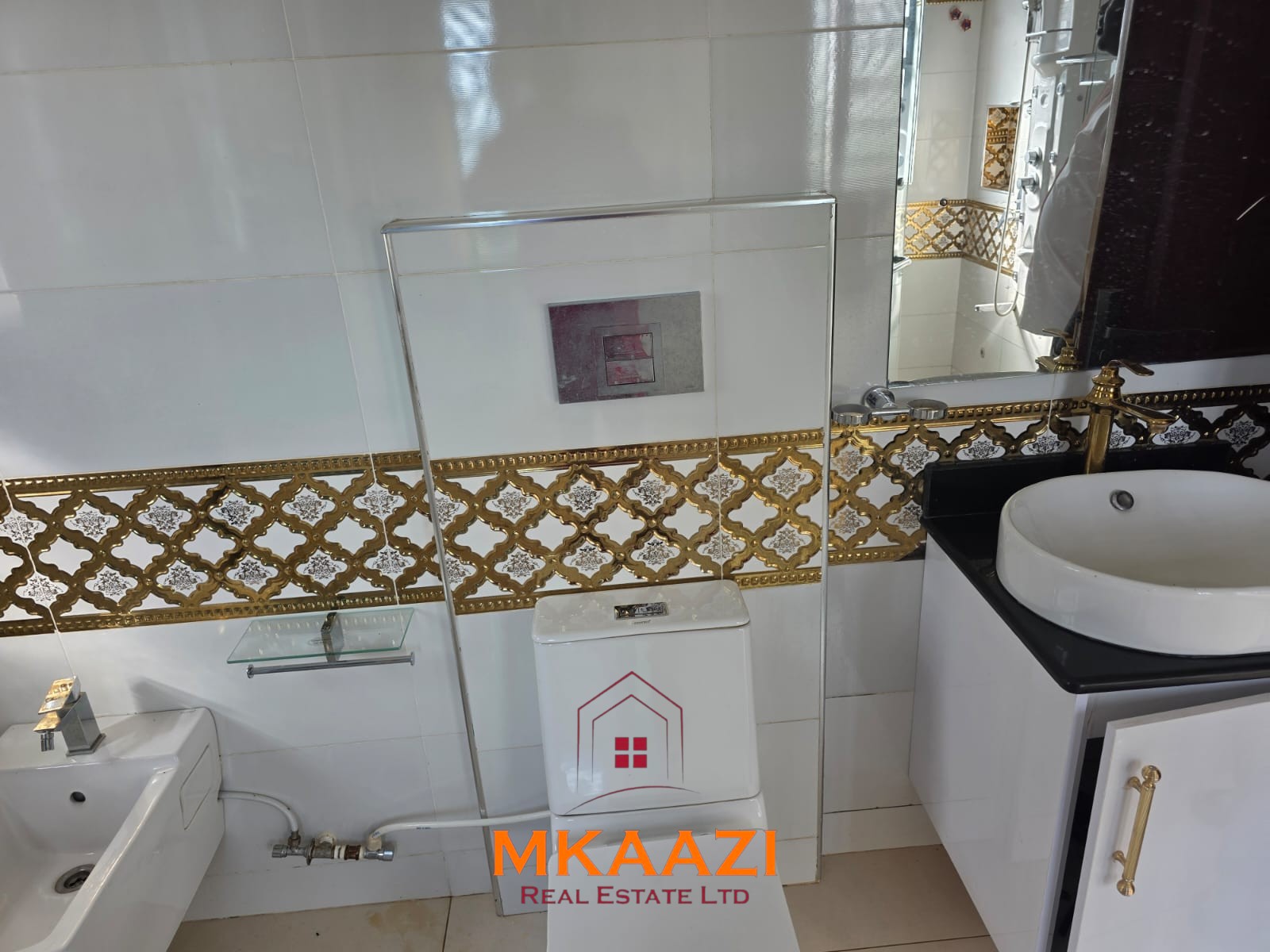 Luxury 6-bedroom all-ensuite mansion for sale in Githingiri Estate, Thika, featuring a gym, safe room, CCTV surveillance, automated gate, electrified perimeter wall, and 35,000-litre underground water tank.