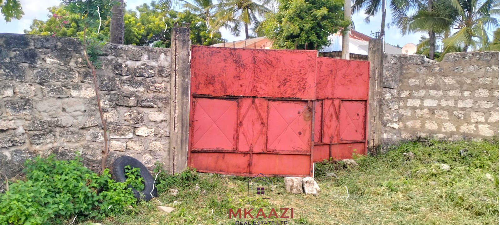16 one-bedroom units and a 3-bedroom main house for sale near Blue Bay Watamu on 0.4 acres, 300 meters from the beach with a partially completed swimming pool.