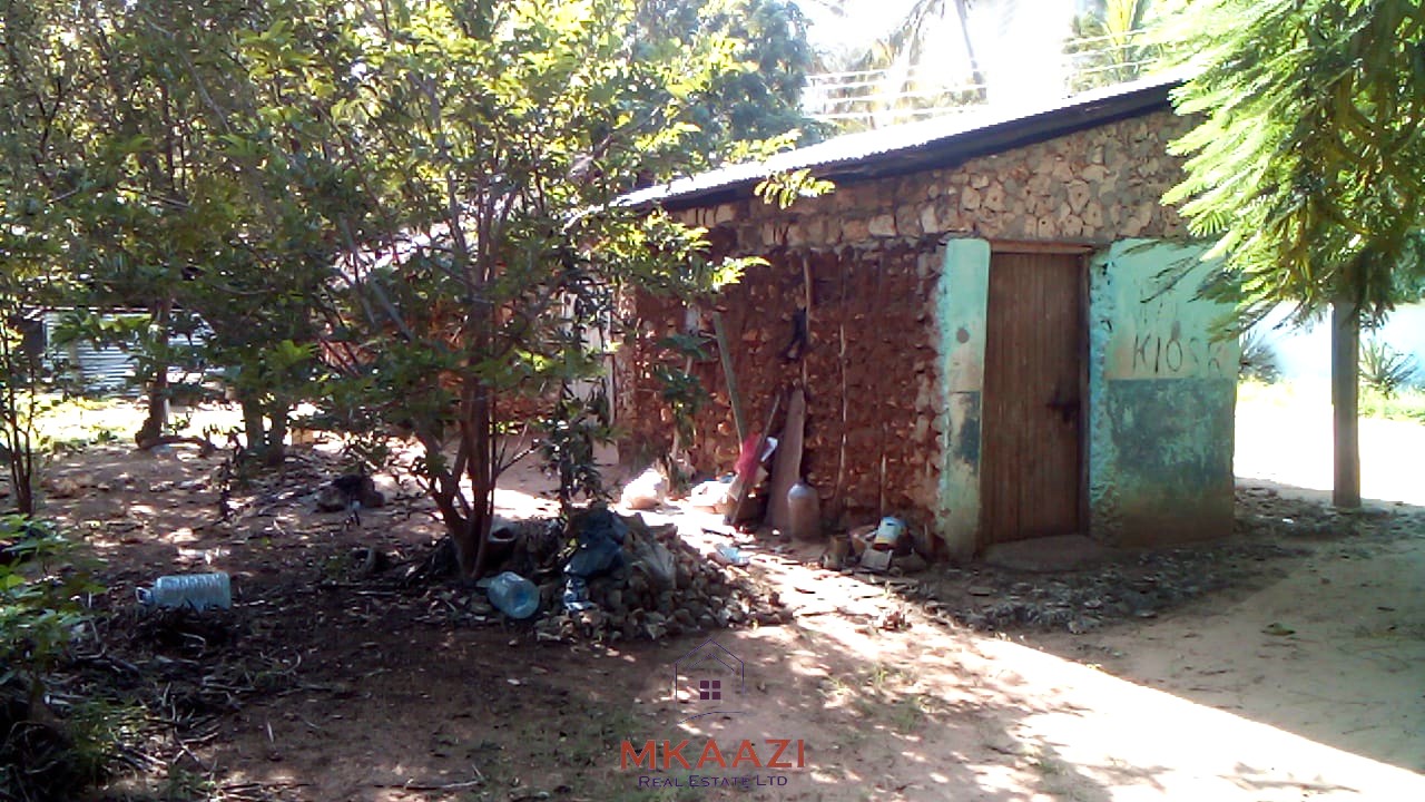 Prime ¼ acre freehold plot for sale in Garoda Watamu, 200 meters from Turtle Bay Road tarmac with excellent road frontage and development potential.