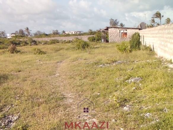 Prime 1 acre freehold land for sale near Mawe Zuri Watamu, available in ½ acre portions, located 200 meters from the tarmac road.