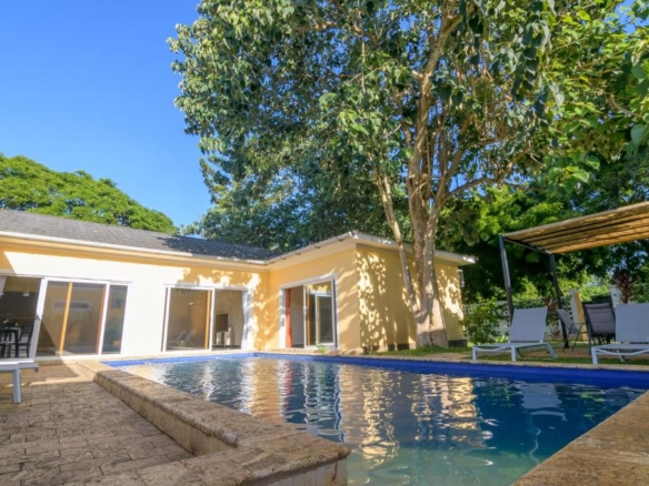 Private swimming pool at Fahari Residence 3-bedroom home in Malindi