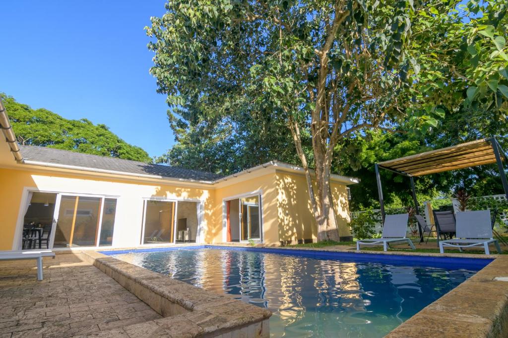 Private swimming pool at Fahari Residence 3-bedroom home in Malindi