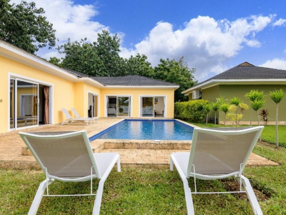 fahari-residence-outdoor-living-private-pool-malindi