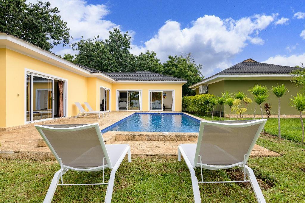 fahari-residence-outdoor-living-private-pool-malindi