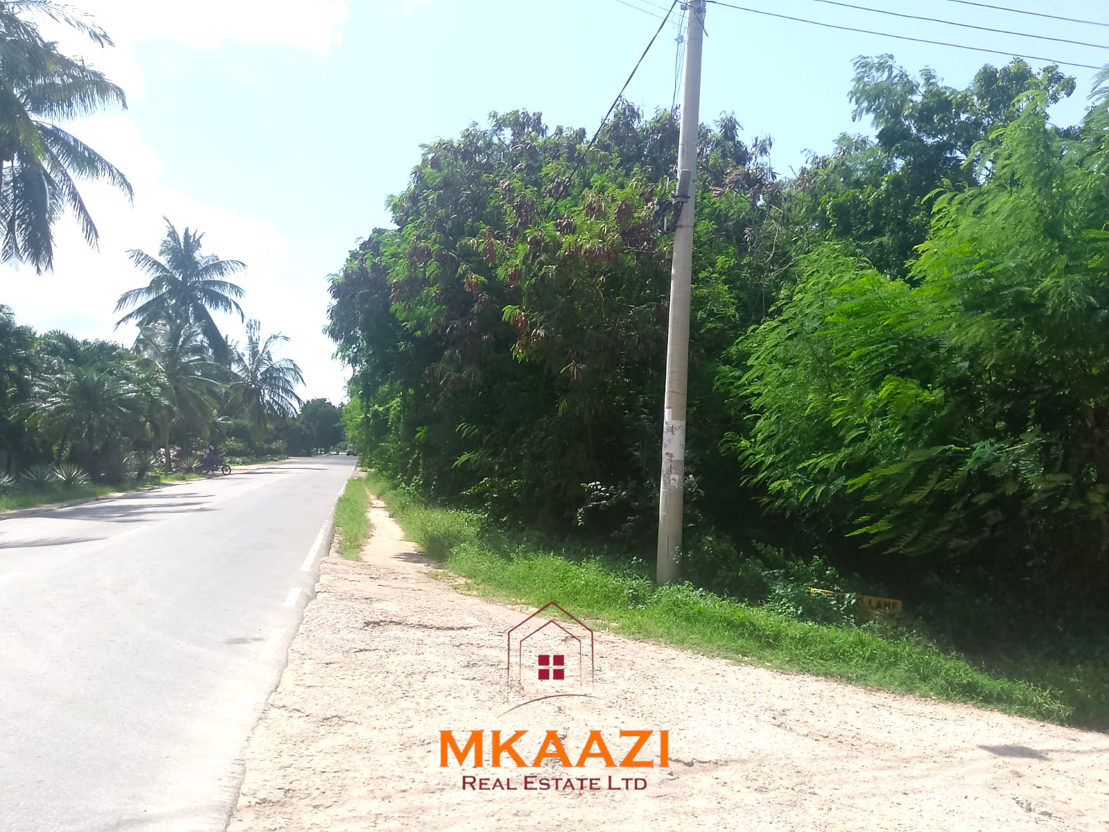 Half-Acre Plot on Casuarina Road Malindi for Sale Half-acre road frontage plot for sale on Casuarina Road, Malindi, near the beach and Marine Park, suitable for apartments, restaurants, resorts, and hospitality developments.