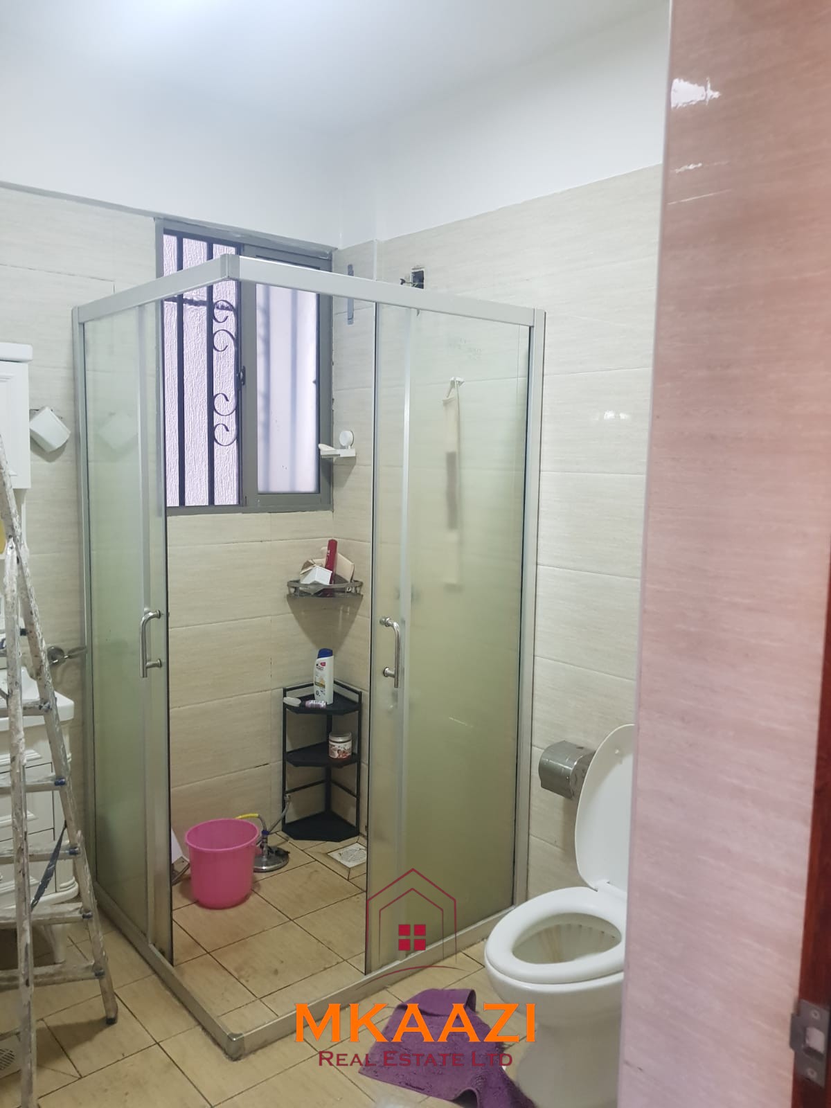 Spacious 3-bedroom and 4-bedroom apartments for rent in Kilimani along Kindaruma Road featuring ensuite bedrooms, balconies, basement parking, and proximity to Yaya Centre.