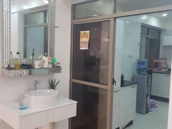 Spacious 3-bedroom and 4-bedroom apartments for rent in Kilimani along Kindaruma Road featuring ensuite bedrooms, balconies, basement parking, and proximity to Yaya Centre.