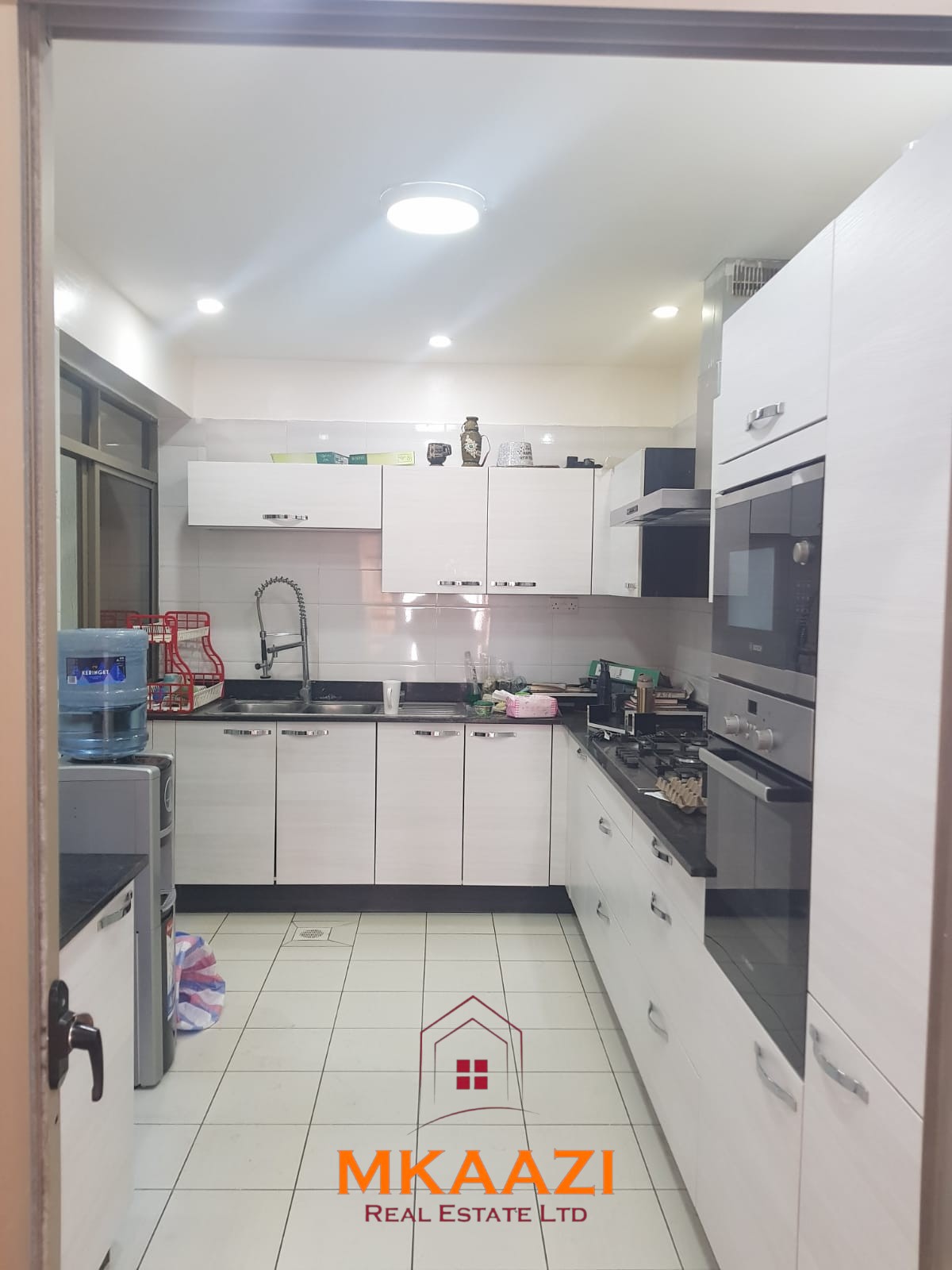 Spacious 3-bedroom and 4-bedroom apartments for rent in Kilimani along Kindaruma Road featuring ensuite bedrooms, balconies, basement parking, and proximity to Yaya Centre.
