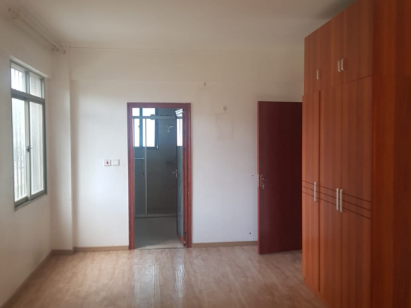 Spacious 3-bedroom and 4-bedroom apartments for rent in Kilimani along Kindaruma Road featuring ensuite bedrooms, balconies, basement parking, and proximity to Yaya Centre.