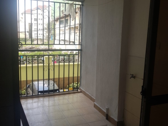 Spacious 3-bedroom and 4-bedroom apartments for rent in Kilimani along Kindaruma Road featuring ensuite bedrooms, balconies, basement parking, and proximity to Yaya Centre.