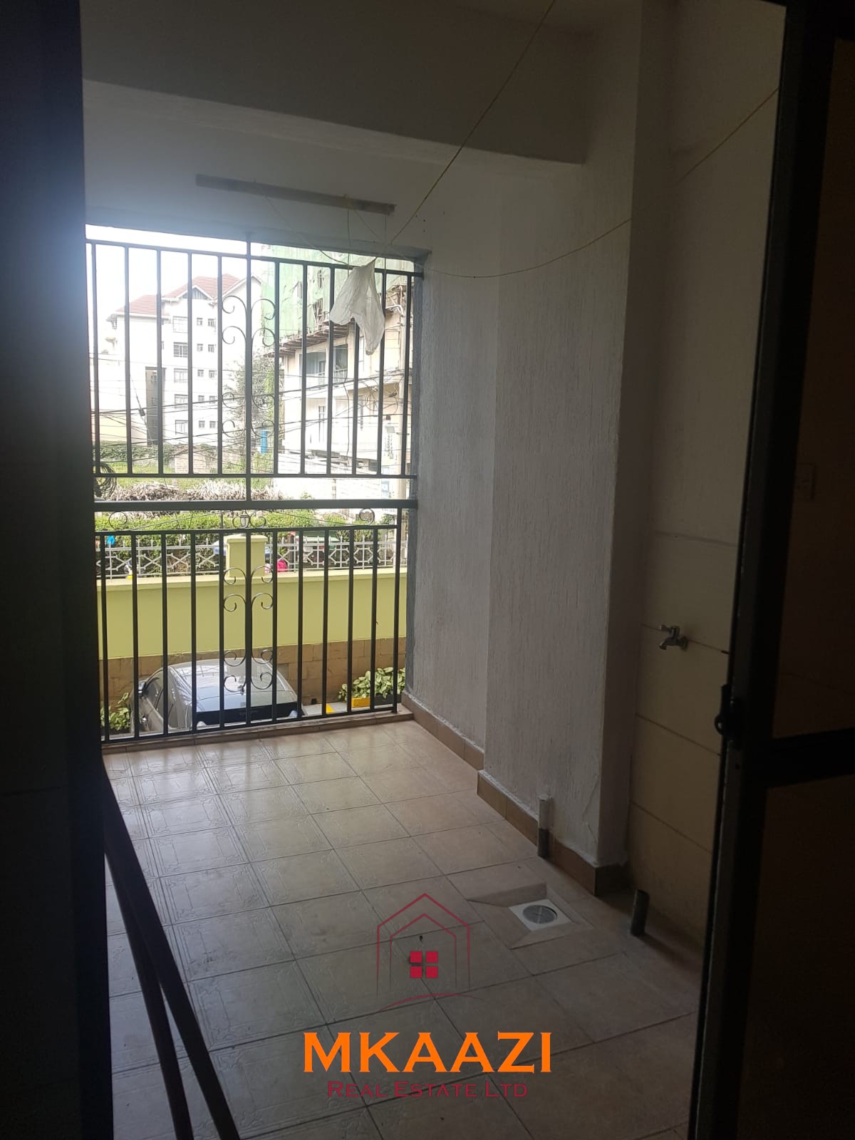 Spacious 3-bedroom and 4-bedroom apartments for rent in Kilimani along Kindaruma Road featuring ensuite bedrooms, balconies, basement parking, and proximity to Yaya Centre.