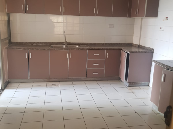 Spacious 3-bedroom and 4-bedroom apartments for rent in Kilimani along Kindaruma Road featuring ensuite bedrooms, balconies, basement parking, and proximity to Yaya Centre.