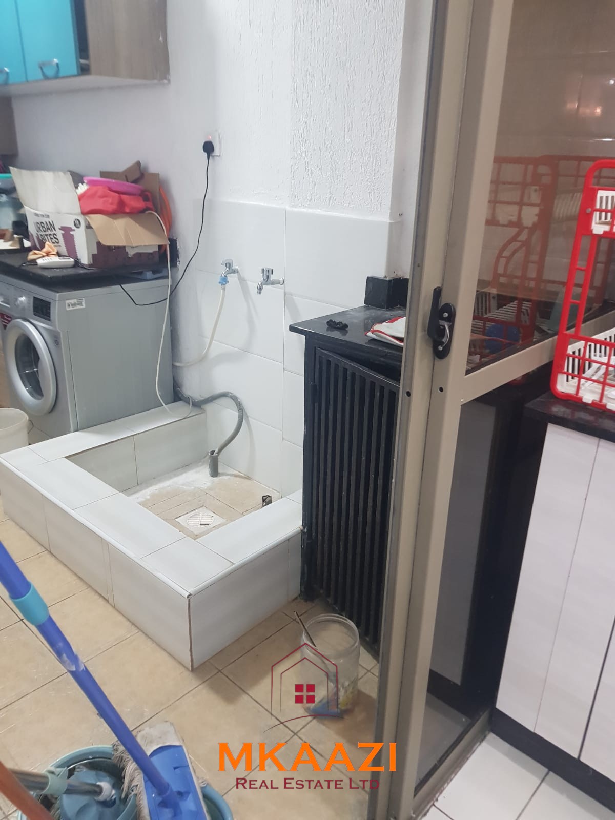Spacious 3-bedroom and 4-bedroom apartments for rent in Kilimani along Kindaruma Road featuring ensuite bedrooms, balconies, basement parking, and proximity to Yaya Centre.