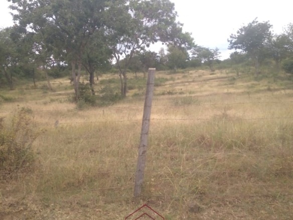 10-acre strategic land for sale near Sultan and Emali, directly opposite Tumbuini School and fronting the Kavuthu access road, less than 500 metres from Mombasa Road.