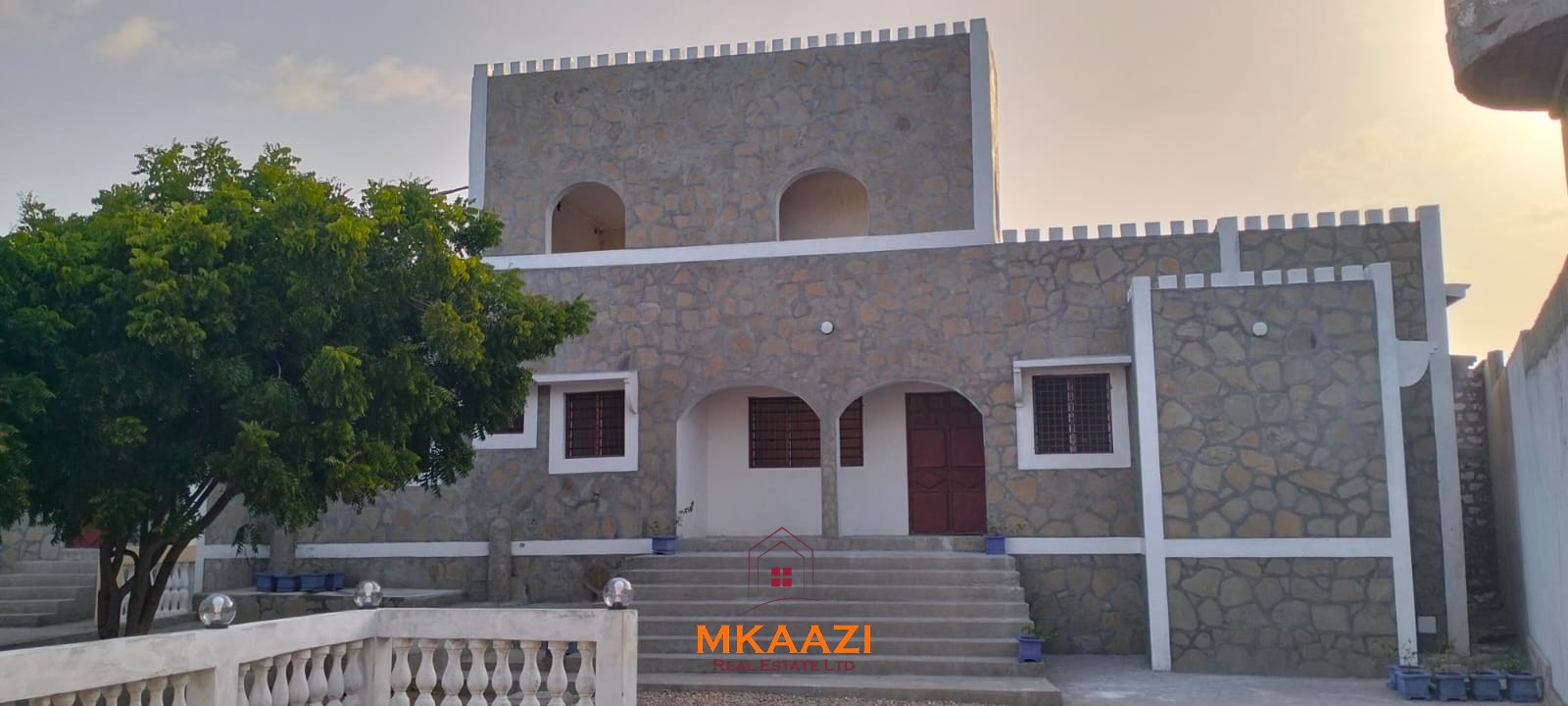Newly built 3-bedroom house with SQ for rent on Casuarina Road, Malindi, featuring a private compound, ocean views, garden, gazebo, and covered patio.