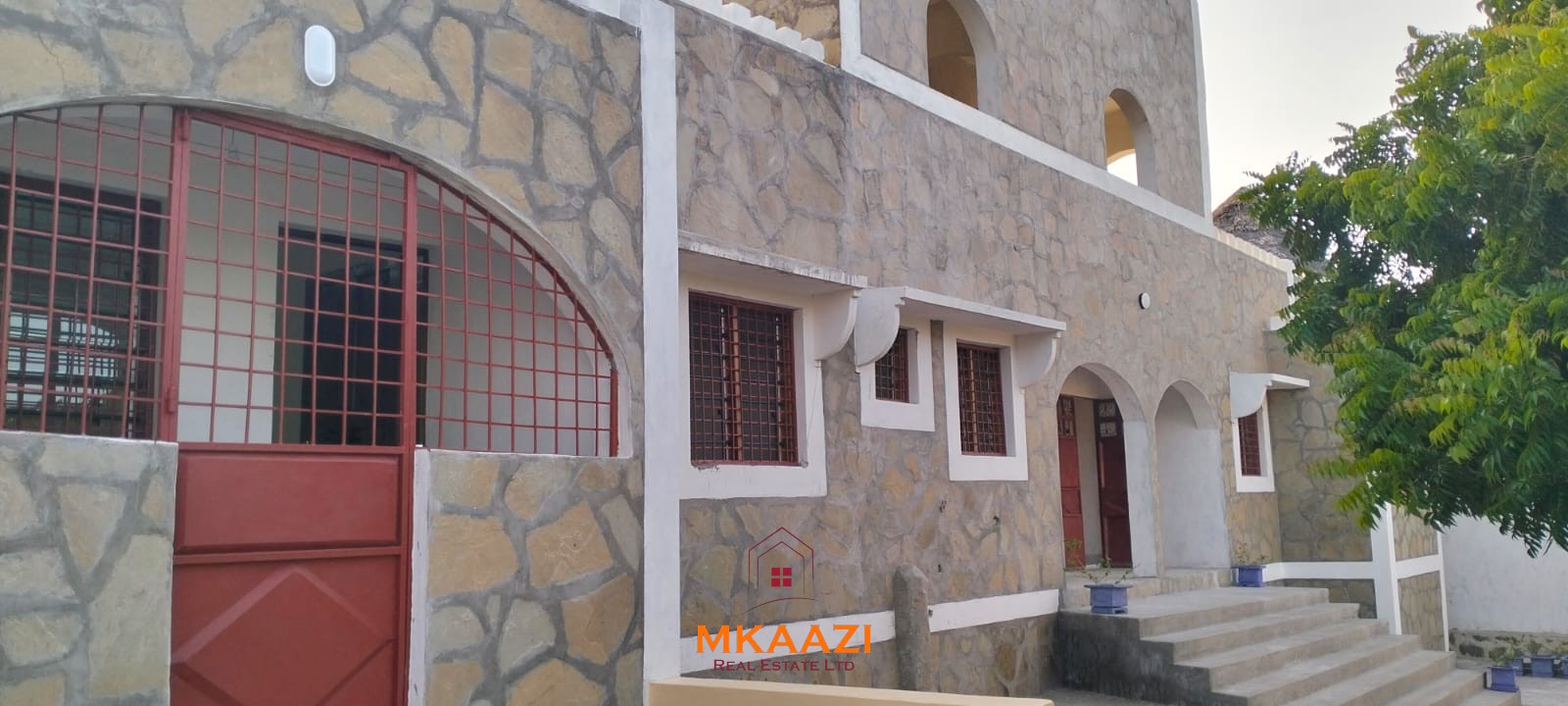 Newly built 3-bedroom house with SQ for rent on Casuarina Road, Malindi, featuring a private compound, ocean views, garden, gazebo, and covered patio.