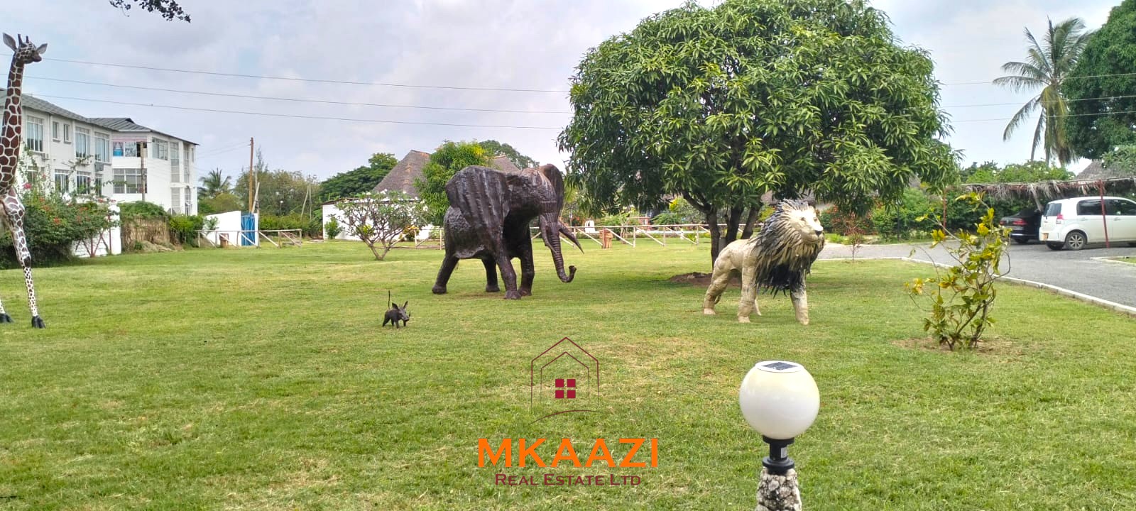Luxury 4 Bedroom Villa for Sale in Malindi Elegant 4-bedroom all en-suite luxury villa with private swimming pool, landscaped one-acre garden, guest rooms, and entertainment area on Lamu Road, Malindi.