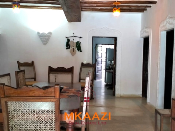 Elegant 4-bedroom all en-suite luxury villa with private swimming pool, landscaped one-acre garden, guest rooms, and entertainment area on Lamu Road, Malindi.