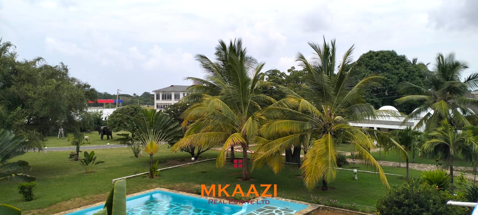Luxury 4 Bedroom Villa for Sale in Malindi Elegant 4-bedroom all en-suite luxury villa with private swimming pool, landscaped one-acre garden, guest rooms, and entertainment area on Lamu Road, Malindi.