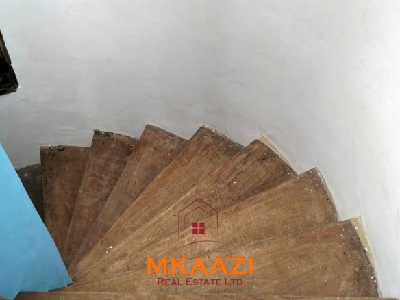 Elegant 4-bedroom all en-suite luxury villa with private swimming pool, landscaped one-acre garden, guest rooms, and entertainment area on Lamu Road, Malindi.