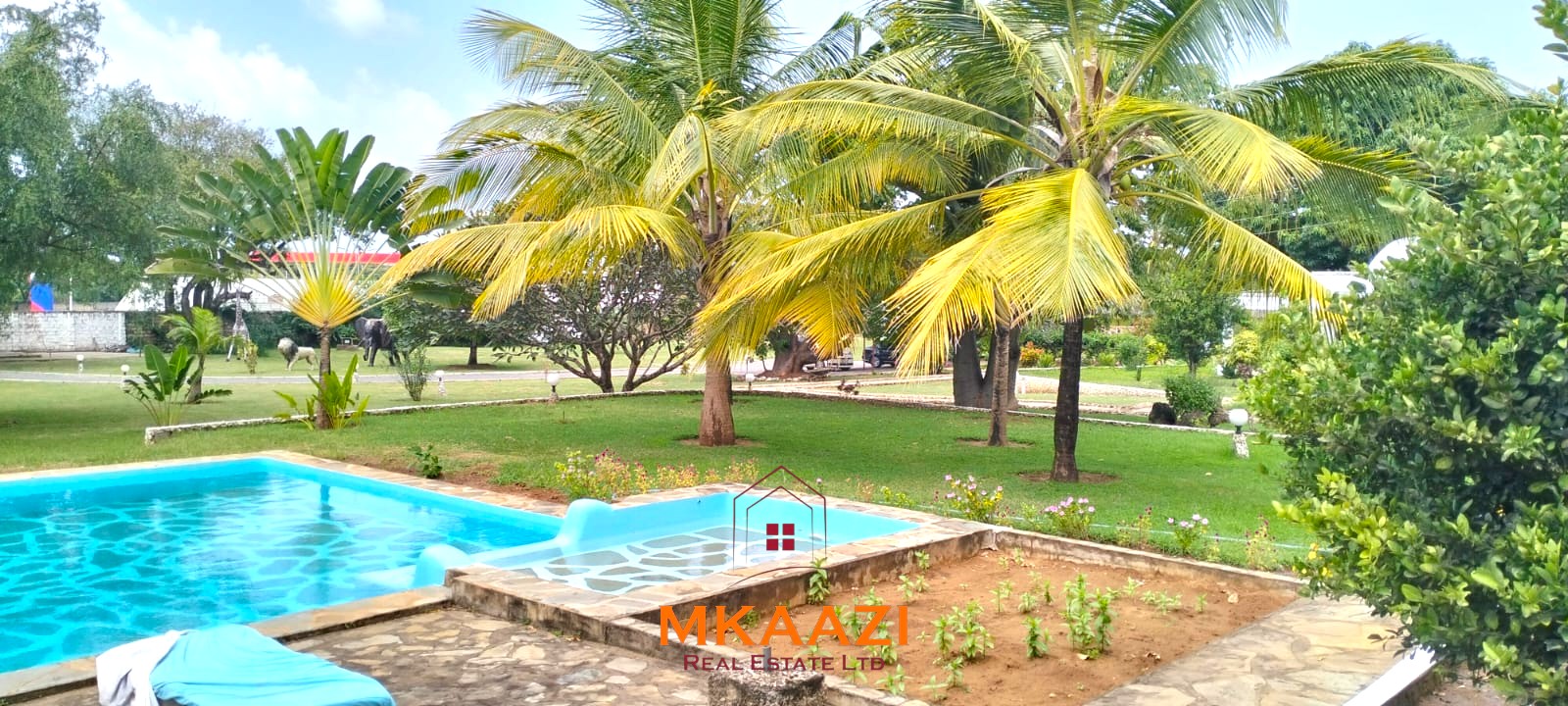 Luxury 4 Bedroom Villa for Sale in Malindi Elegant 4-bedroom all en-suite luxury villa with private swimming pool, landscaped one-acre garden, guest rooms, and entertainment area on Lamu Road, Malindi.