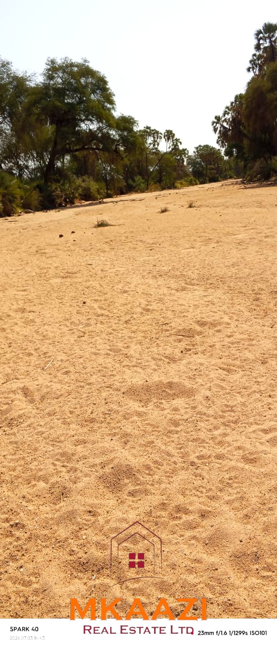 8,366-Acre Riverfront Ranch for Sale in Kenya 8,366-acre freehold ranch on the banks of the Ewaso Nyiro River with a permanent river running through the property, ideal for agriculture, ranching, conservation, and investment.