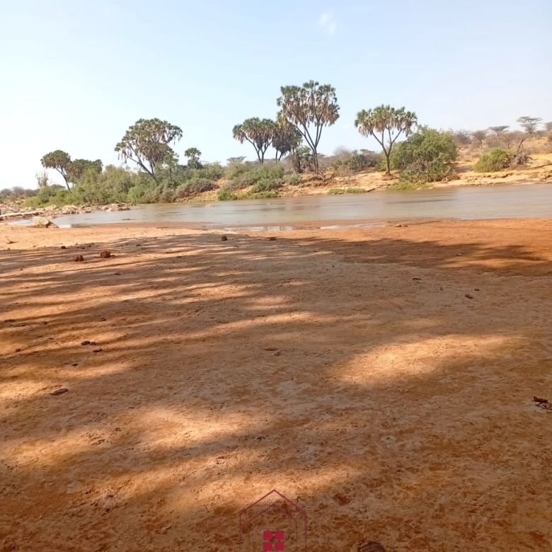 8,366-acre freehold ranch on the banks of the Ewaso Nyiro River with a permanent river running through the property, ideal for agriculture, ranching, conservation, and investment.