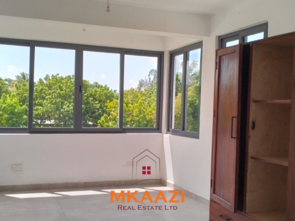 Luxury 4-bedroom villa for sale in Carolina Residence on Casuarina Road, Malindi with solar backup, swimming pool, gazebo, and ready for immediate occupancy.