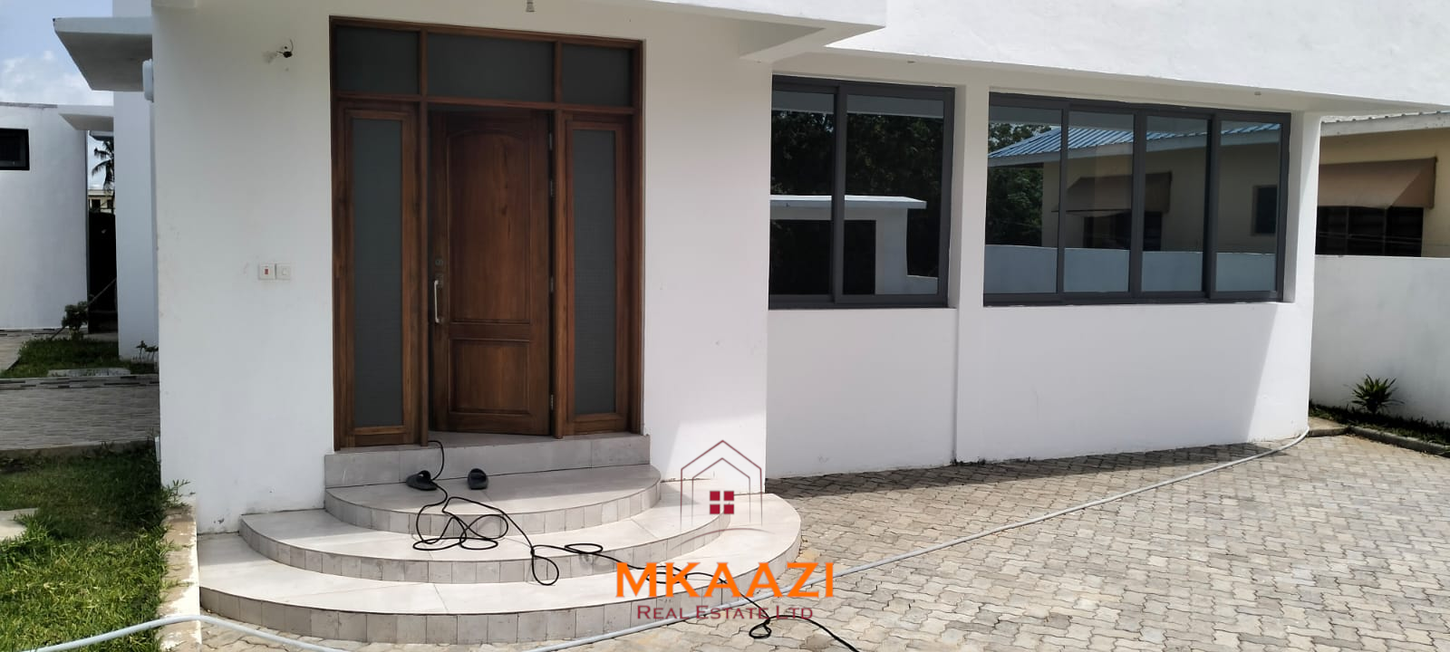 Luxury 4BR Villa for Sale | Casuarina Road Malindi Luxury 4-bedroom villa for sale in Carolina Residence on Casuarina Road, Malindi with solar backup, swimming pool, gazebo, and ready for immediate occupancy.