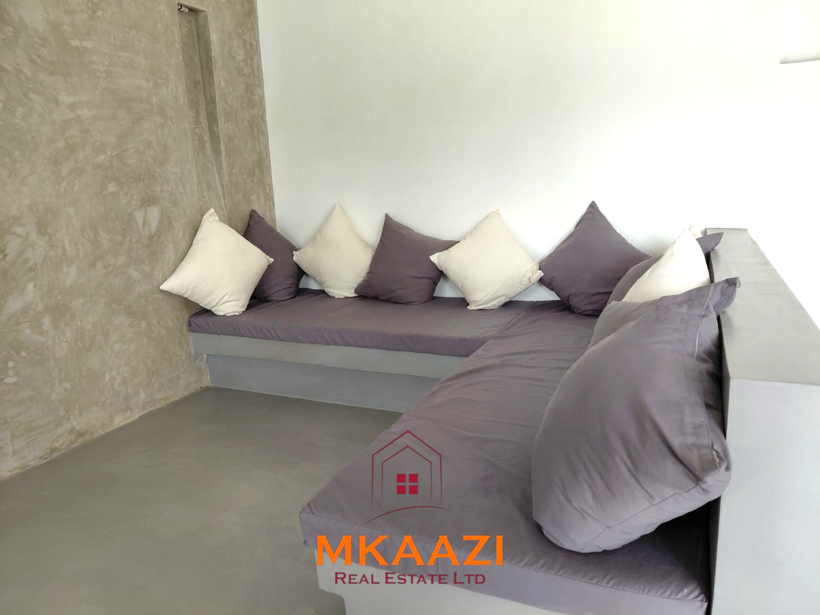 3 Bedroom Villa for Sale in Fragola, Watamu Fully furnished 3-bedroom all-ensuite villa with swimming pool, staff house, borehole, and landscaped garden for sale in Fragola, Watamu.