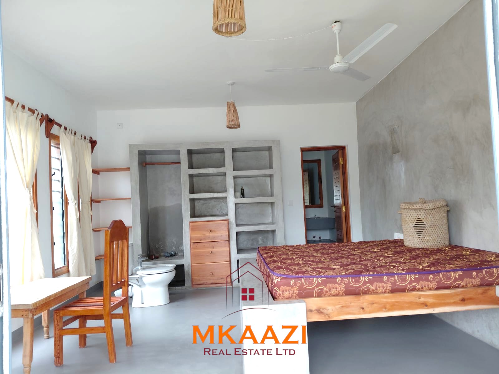 3 Bedroom Villa for Sale in Fragola, Watamu Fully furnished 3-bedroom all-ensuite villa with swimming pool, staff house, borehole, and landscaped garden for sale in Fragola, Watamu.