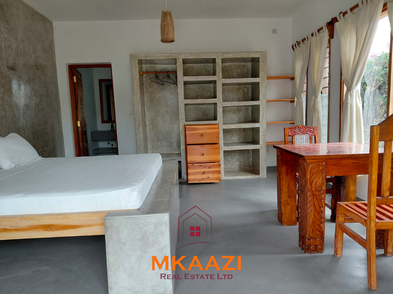 3 Bedroom Villa for Sale in Fragola, Watamu Fully furnished 3-bedroom all-ensuite villa with swimming pool, staff house, borehole, and landscaped garden for sale in Fragola, Watamu.