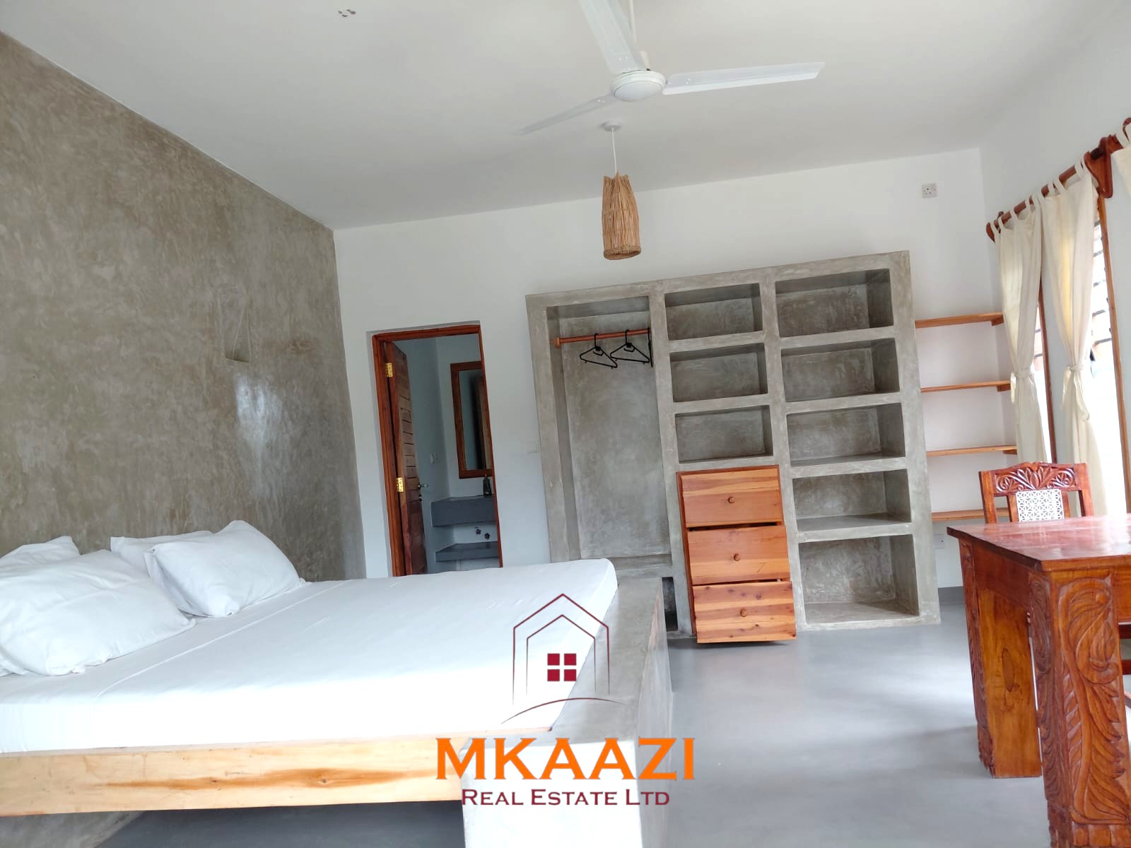 3 Bedroom Villa for Sale in Fragola, Watamu Fully furnished 3-bedroom all-ensuite villa with swimming pool, staff house, borehole, and landscaped garden for sale in Fragola, Watamu.