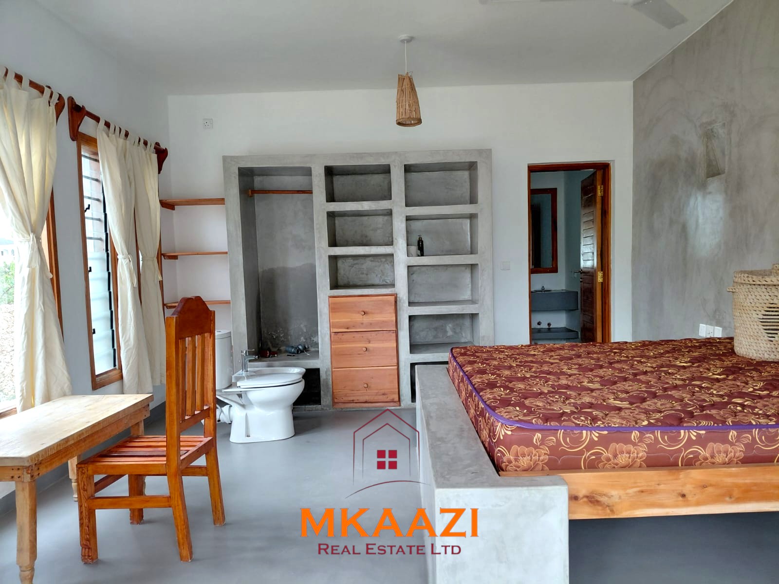 3 Bedroom Villa for Sale in Fragola, Watamu Fully furnished 3-bedroom all-ensuite villa with swimming pool, staff house, borehole, and landscaped garden for sale in Fragola, Watamu.