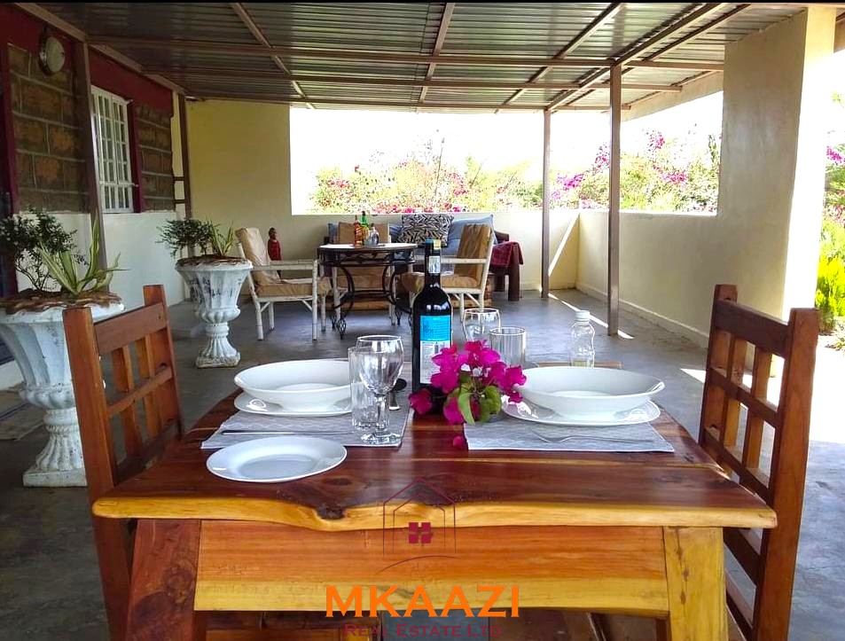 Lodge to Let Near Ol Pejeta Conservancy, Laikipia Fully furnished lodge to let in Laikipia near Ol Pejeta Conservancy featuring six ensuite rooms, restaurant, gardens, camping facilities, and modern amenities.