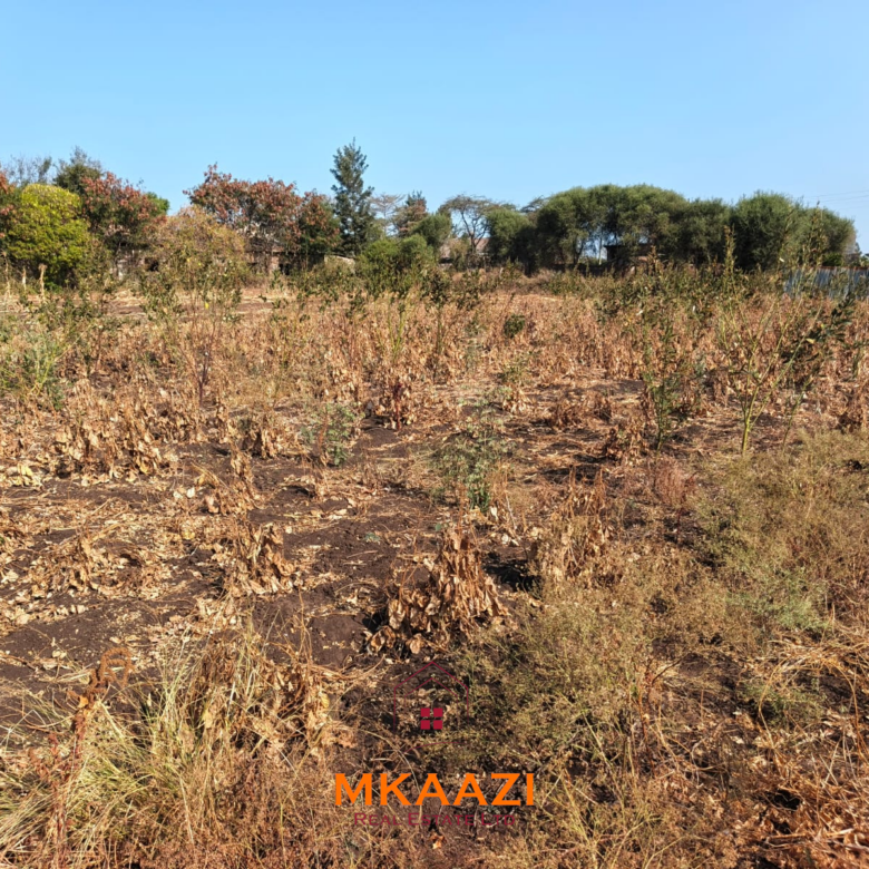0.786-acre land for sale in Matuu near Matuu Police Station, Brilliant Supermarket, schools, hospital, hotels and other key amenities. Asking KES 5.5M.